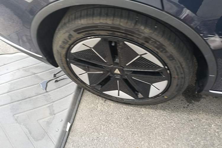 Used Deepal SL03 2022 515 Pure Electric Version Right Rear Wheel Hub
