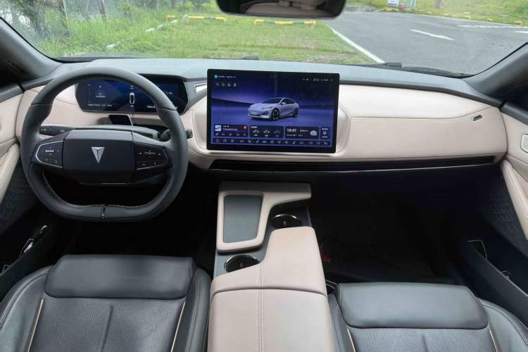 Used Deepal SL03 2022 1.5L 1200 Extended-Range Version Center Console