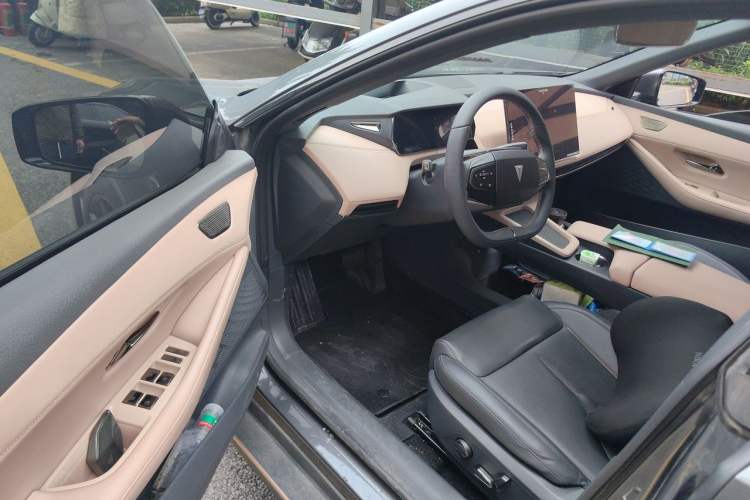Used Deepal SL03 2022 1.5L 1200 Extended-Range Version Driver Seat