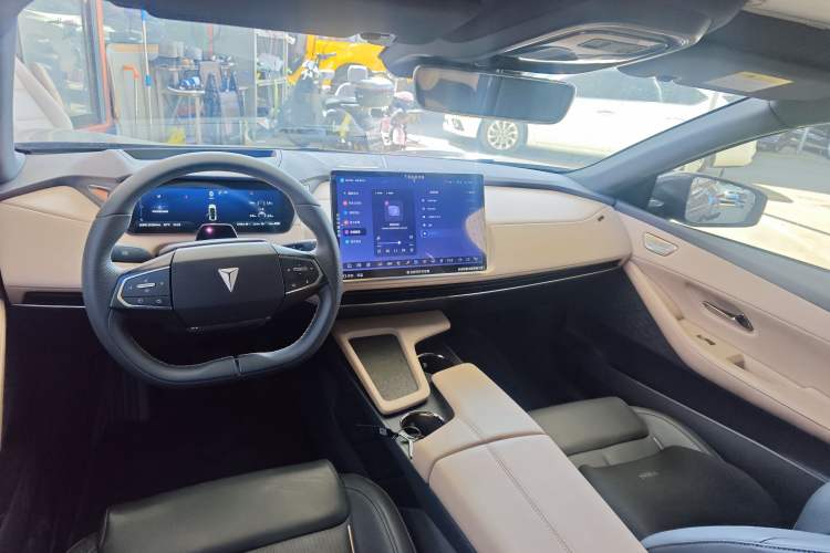 Used Deepal SL03 2022 1.5L 1200 Extended-Range Version Interior 1