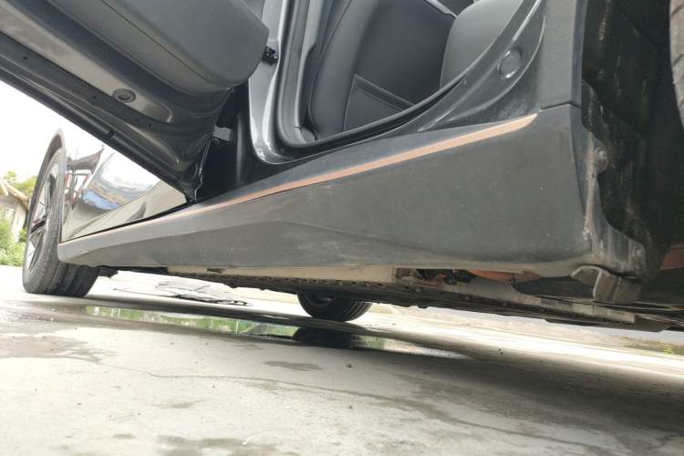 Used Deepal SL03 2022 1.5L 1200 Extended-Range Version Left Side Sill