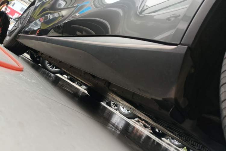 Used Deepal SL03 2022 515 Pure Electric Version Left Side Sill