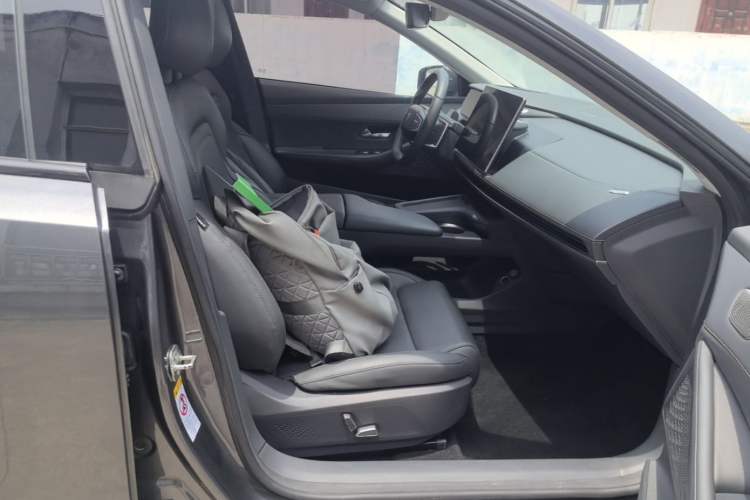 Used Deepal SL03 2022 1.5L 1200 Extended-Range Version Right Front Seat