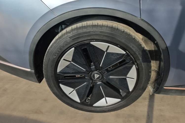 Used Deepal SL03 2022 515 Pure Electric Version Right Rear Wheel Hub