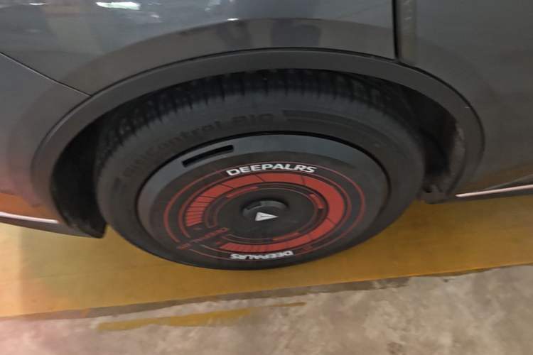 Used Deepal SL03 2022 1.5L 1200 Extended-Range Version Right Rear Wheel Hub