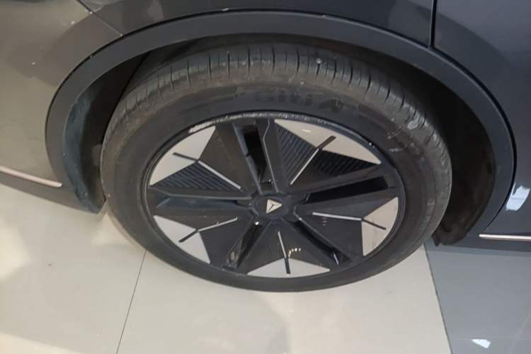 Used Deepal SL03 2022 515 Pure Electric Version Right Rear Wheel Hub
