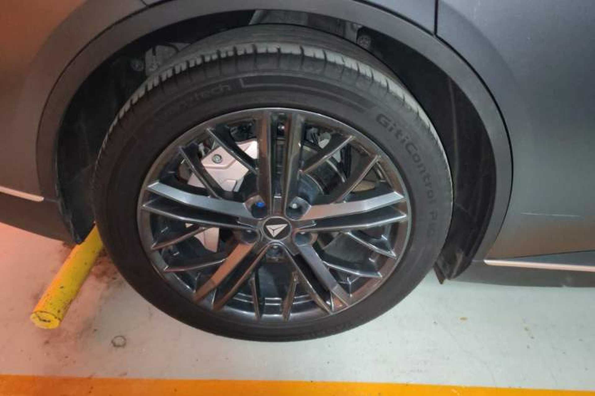 Used Deepal SL03 2022 1.5L 1200 Extended-Range Version Right Rear Wheel Hub