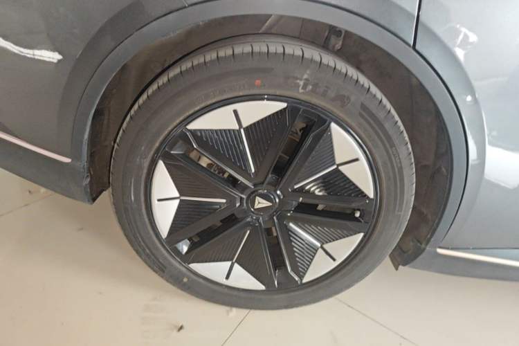 Used Deepal SL03 2022 515 Pure Electric Version Right Rear Wheel Hub