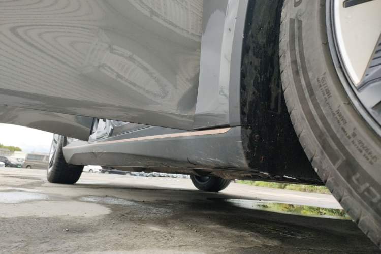 Used Deepal SL03 2022 1.5L 1200 Extended-Range Version Right Side Sill