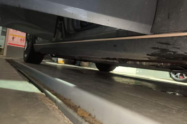 Used Deepal SL03 2022 1.5L 1200 Extended-Range Version Right Side Sill