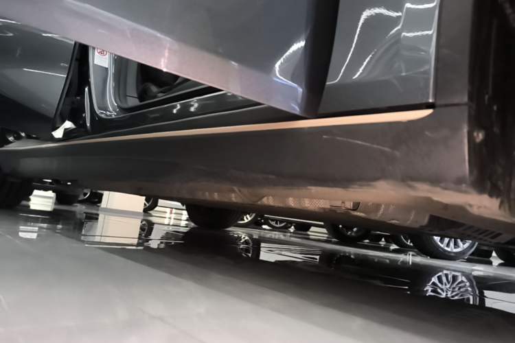 Used Deepal SL03 2022 1.5L 1200 Extended-Range Version Right Side Sill