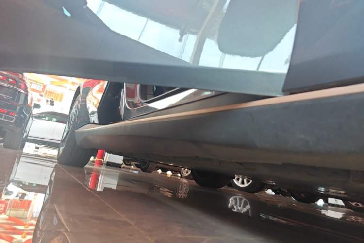 Used Deepal SL03 2022 515 Pure Electric Version Right Side Sill