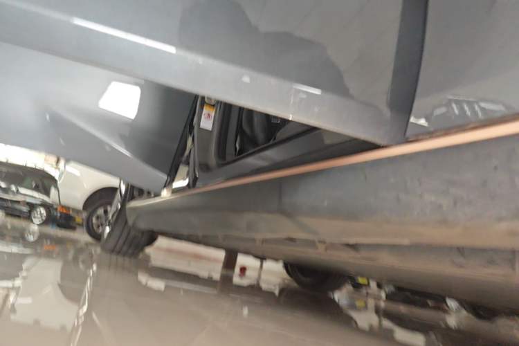 Used Deepal SL03 2022 515 Pure Electric Version Right Side Sill