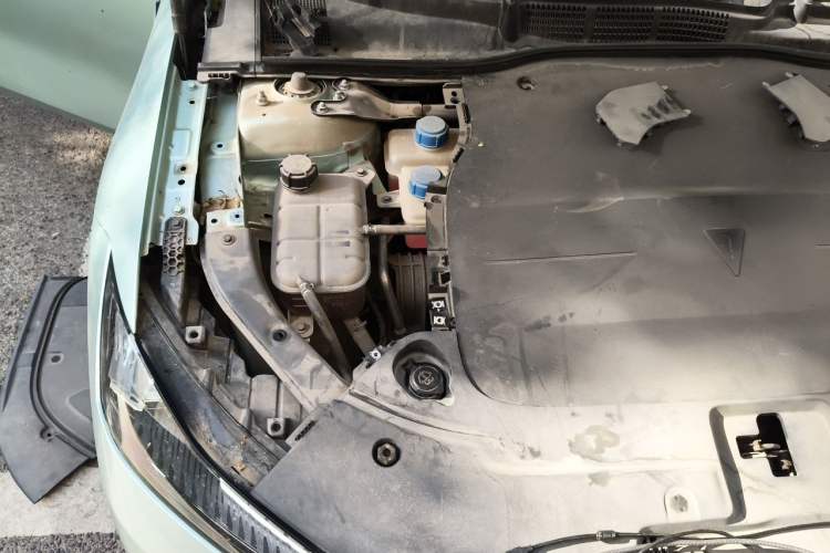 Used Deepal SL03 2022 1.5L 1200 Extended-Range Version Engine Bay Right