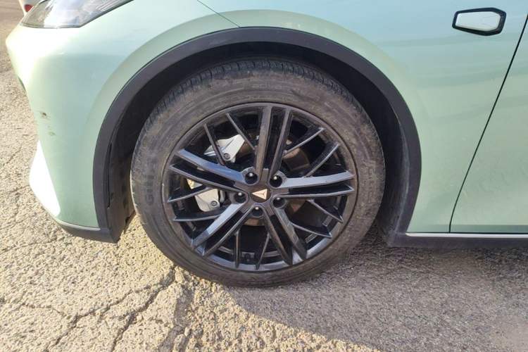 Used Deepal SL03 2022 515 Pure Electric Version Left Front Wheel Hub