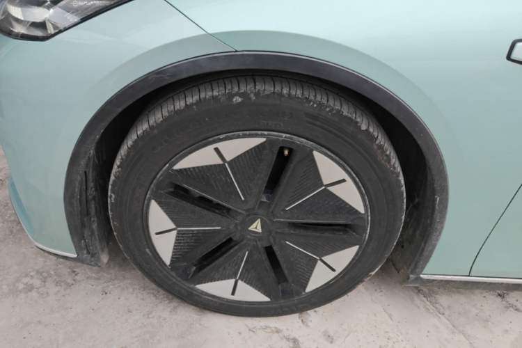 Used Deepal SL03 2022 515 Pure Electric Version Left Front Wheel Hub
