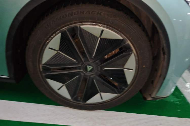 Used Deepal SL03 2022 515 Pure Electric Version Right Front Wheel Hub