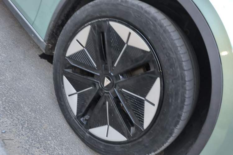 Used Deepal SL03 2022 705 Pure Electric Version Right Front Wheel Hub