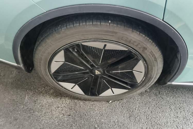 Used Deepal SL03 2022 1.5L 1200 Extended-Range Version Right Rear Wheel Hub