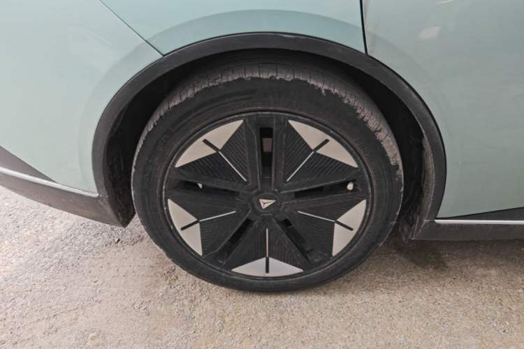 Used Deepal SL03 2022 515 Pure Electric Version Right Rear Wheel Hub