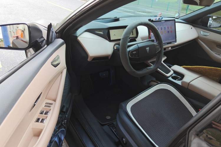 Used Deepal SL03 2022 1.5L 1200 Extended-Range Version Driver Seat