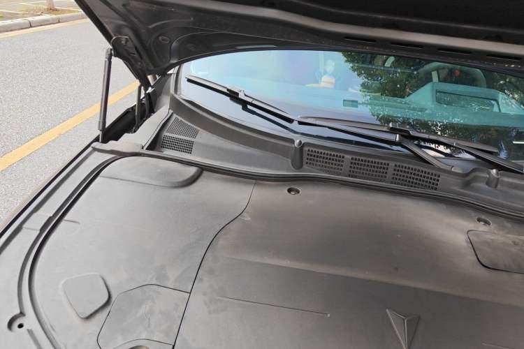Used Deepal SL03 2022 1.5L 1200 Extended-Range Version Engine Bay Right