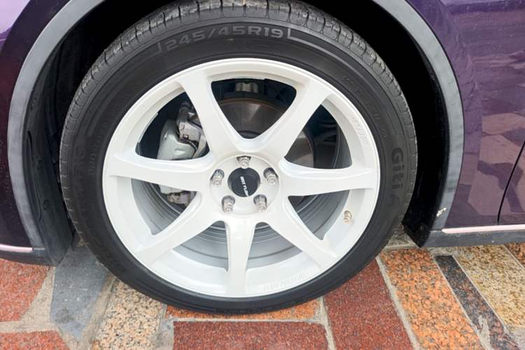 Used Deepal SL03 2022 1.5L 1200 Extended-Range Version Left Front Wheel Hub