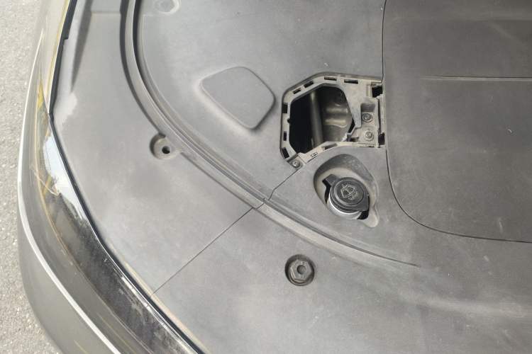 Used Deepal SL03 2022 1.5L 1200 Extended-Range Version Engine Bay Right