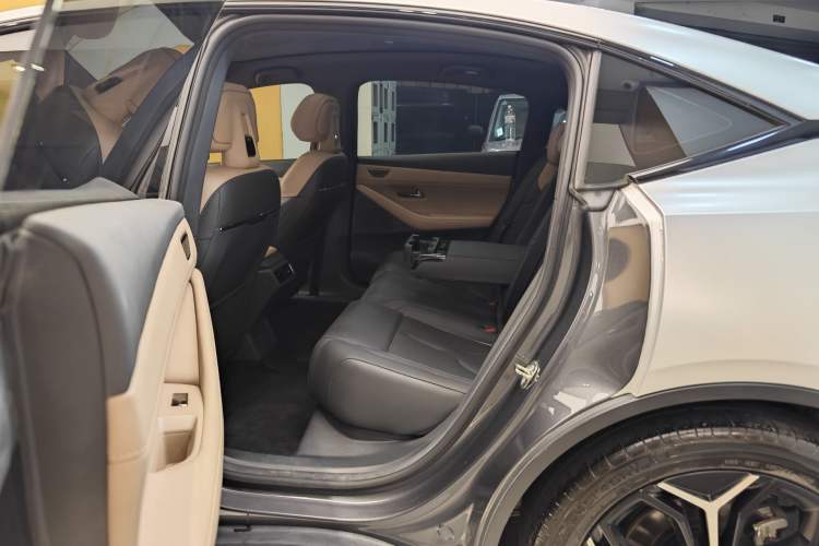 Used Deepal SL03 2022 1.5L 1200 Extended-Range Version Interior 5