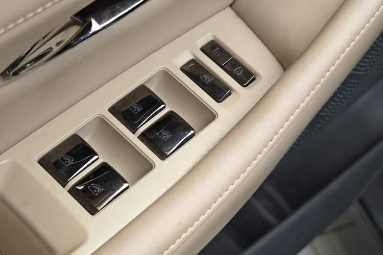 Used Deepal SL03 2022 1.5L 1200 Extended-Range Version Interior 9