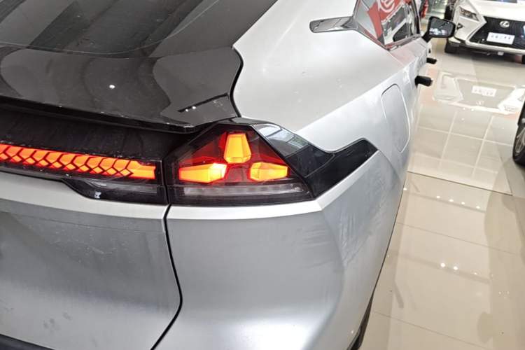 Used Deepal SL03 2022 1.5L 1200 Extended-Range Version Right Rear Taillight