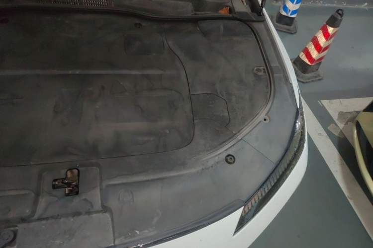 Used Deepal SL03 2022 1.5L 1200 Extended-Range Version Engine Bay Left