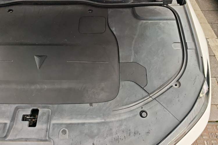 Used Deepal SL03 2022 1.5L 1200 Extended-Range Version Engine Bay Left