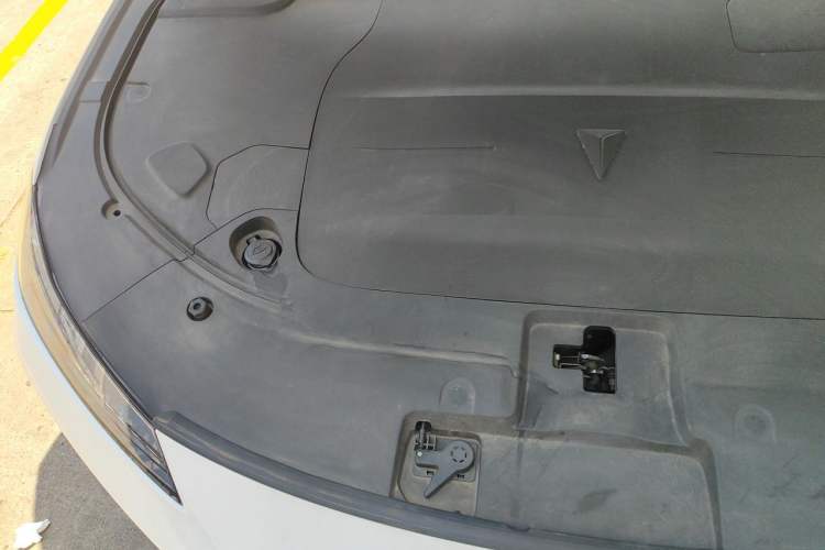 Used Deepal SL03 2022 1.5L 1200 Extended-Range Version Engine Bay Right