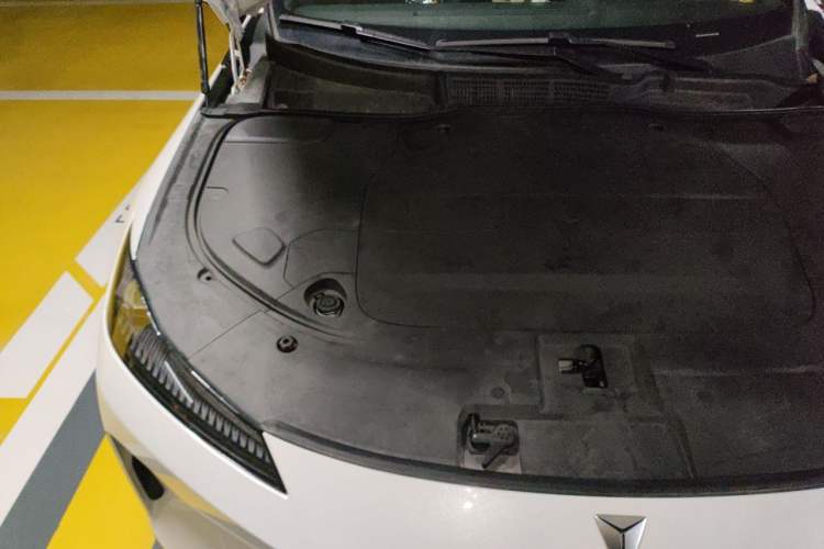 Used Deepal SL03 2022 1.5L 1200 Extended-Range Version Engine Bay Right