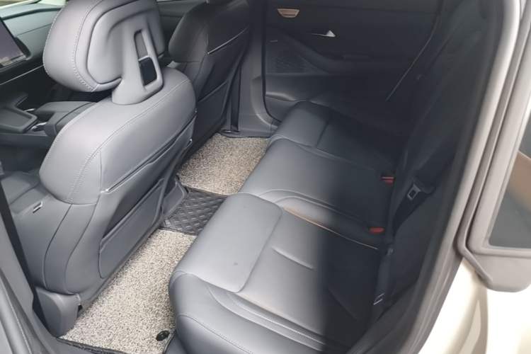 Used Deepal SL03 2022 1.5L 1200 Extended-Range Version Left Rear Seat