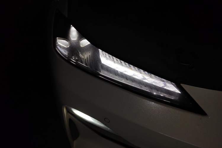 Used Deepal SL03 2022 515 Pure Electric Version Right Front Headlight