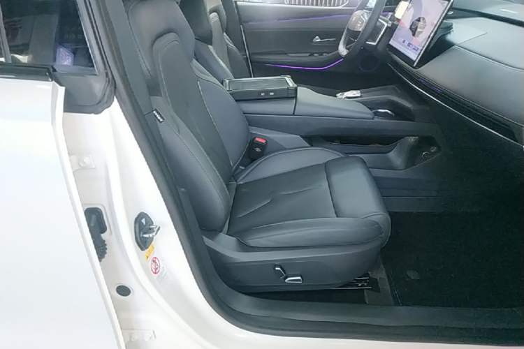 Used Deepal SL03 2022 515 Pure Electric Version Right Front Seat