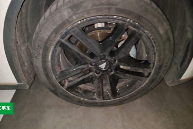 Used Deepal SL03 2022 1.5L 1200 Extended-Range Version Right Front Wheel Hub