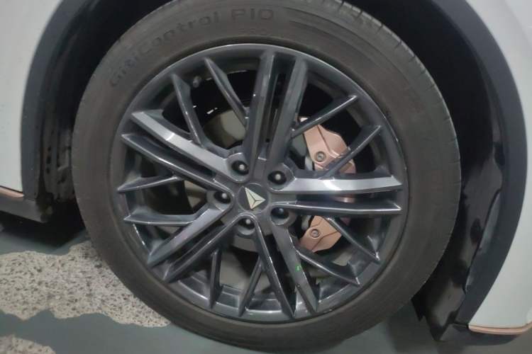 Used Deepal SL03 2022 1.5L 1200 Extended-Range Version Right Front Wheel Hub