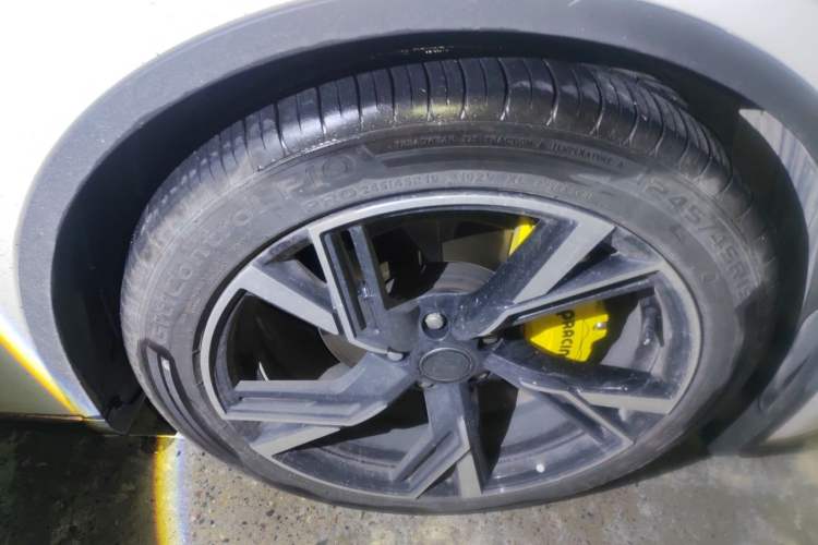Used Deepal SL03 2022 1.5L 1200 Extended-Range Version Right Front Wheel Hub