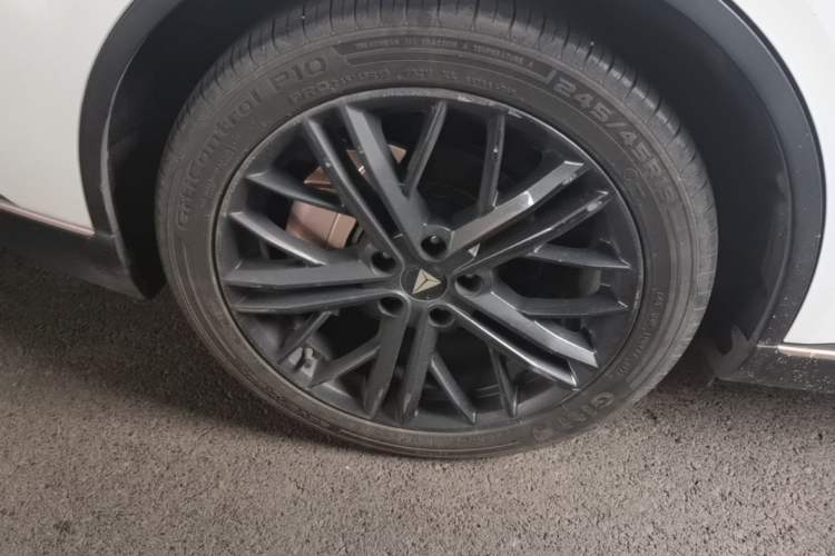 Used Deepal SL03 2022 1.5L 1200 Extended-Range Version Right Rear Wheel Hub