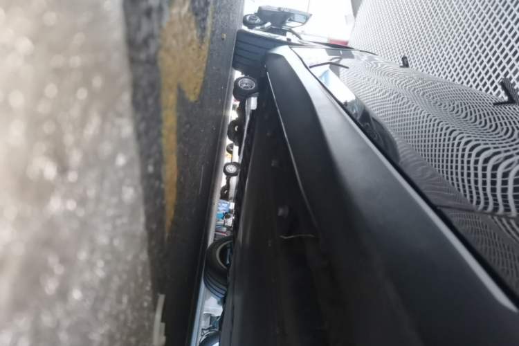Used Deepal SL03 2023 515MAX Pure Electric Version Right Side Sill