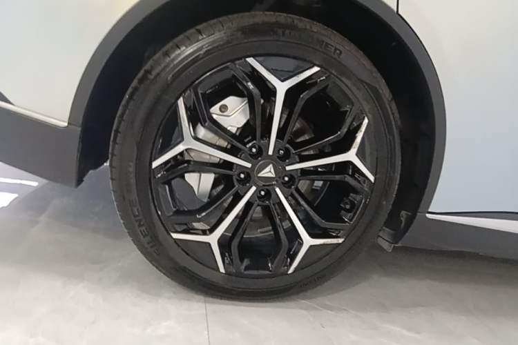 Used Deepal SL03 2023 200Max Range-Extended Version Right Rear Wheel Hub