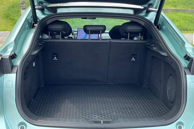 Used Deepal SL03 2023 200Max Range-Extended Version Trunk