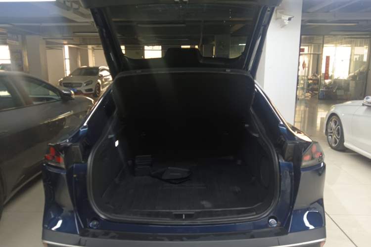Used Deepal SL03 2023 200Max Range-Extended Version Trunk