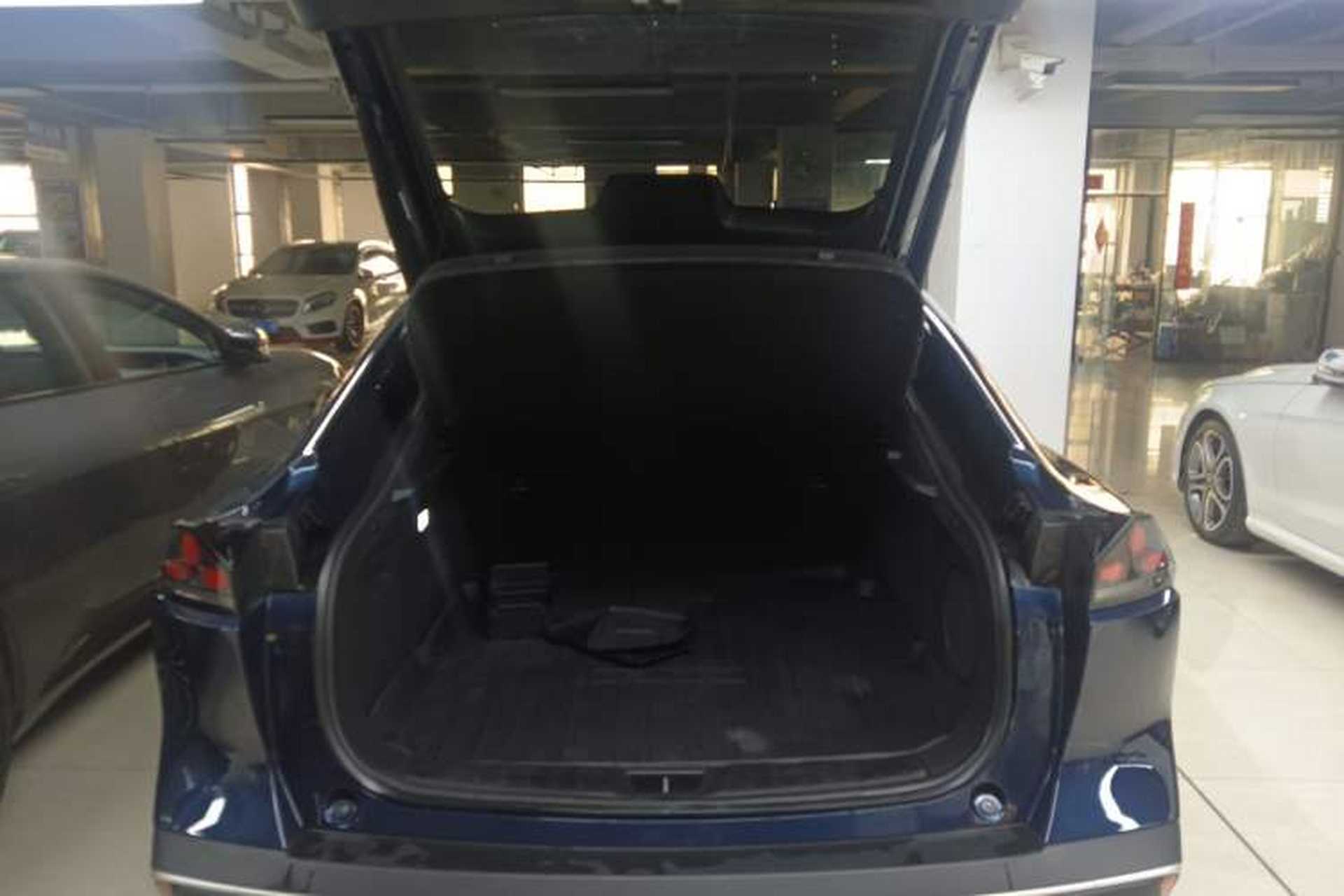 Used Deepal SL03 2023 200Max Range-Extended Version Trunk