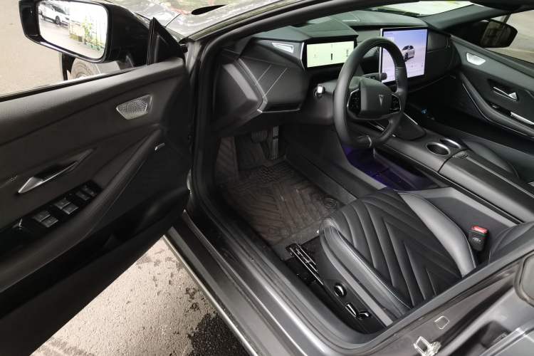 Used Deepal SL03 2023 515MAX Pure Electric Version Driver Seat