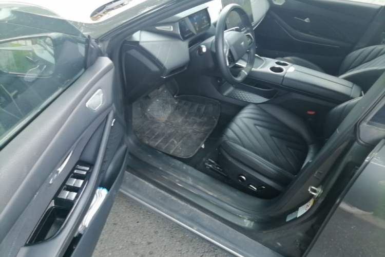 Used Deepal SL03 2023 200Max Range-Extended Version Driver Seat
