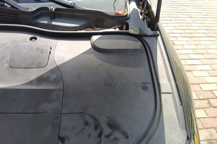 Used Deepal SL03 2023 200Max Range-Extended Version Engine Bay Left